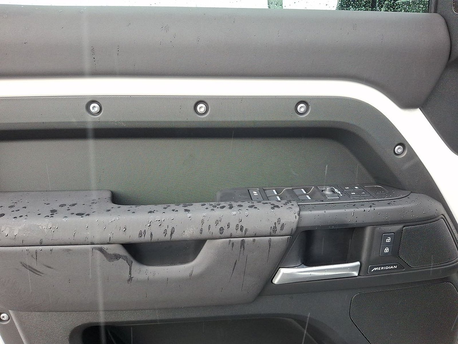 Certified Used 2025 Fuji White - 1AA Land Rover 110 P400 S image 19