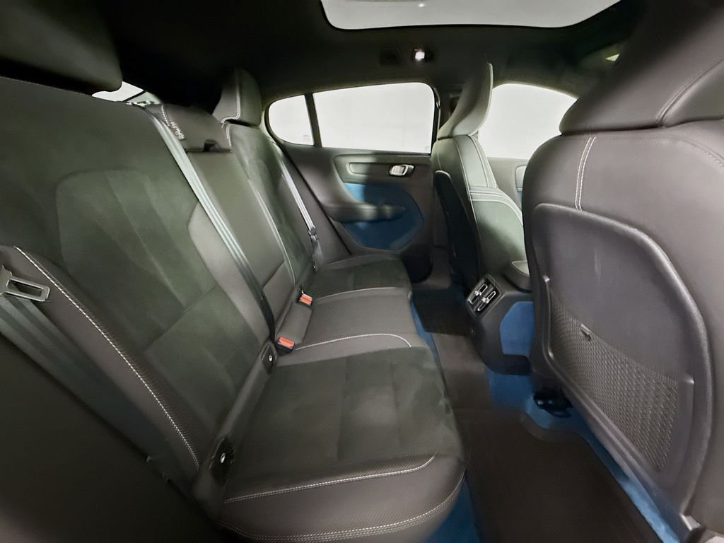 Used 2023 White Volvo Twin Plus image 23