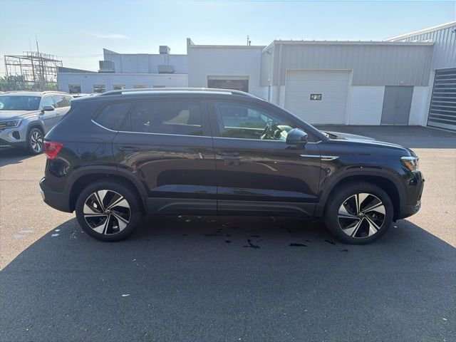 Certified Used 2024 Black Volkswagen 1.5T SE image 4