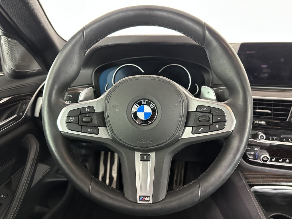 Used 2018 Black Sapphire Metallic BMW 540i xDrive image 8