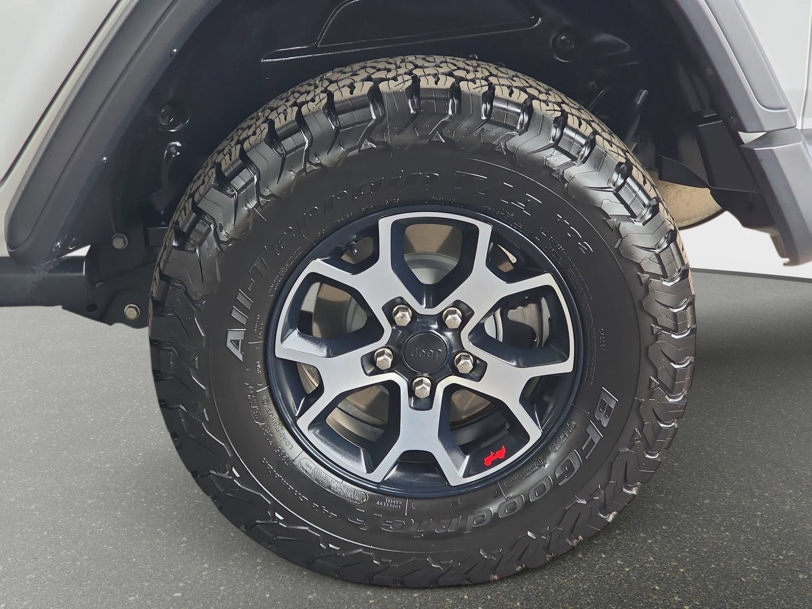 Used 2021 White Jeep Unlimited Rubicon image 36