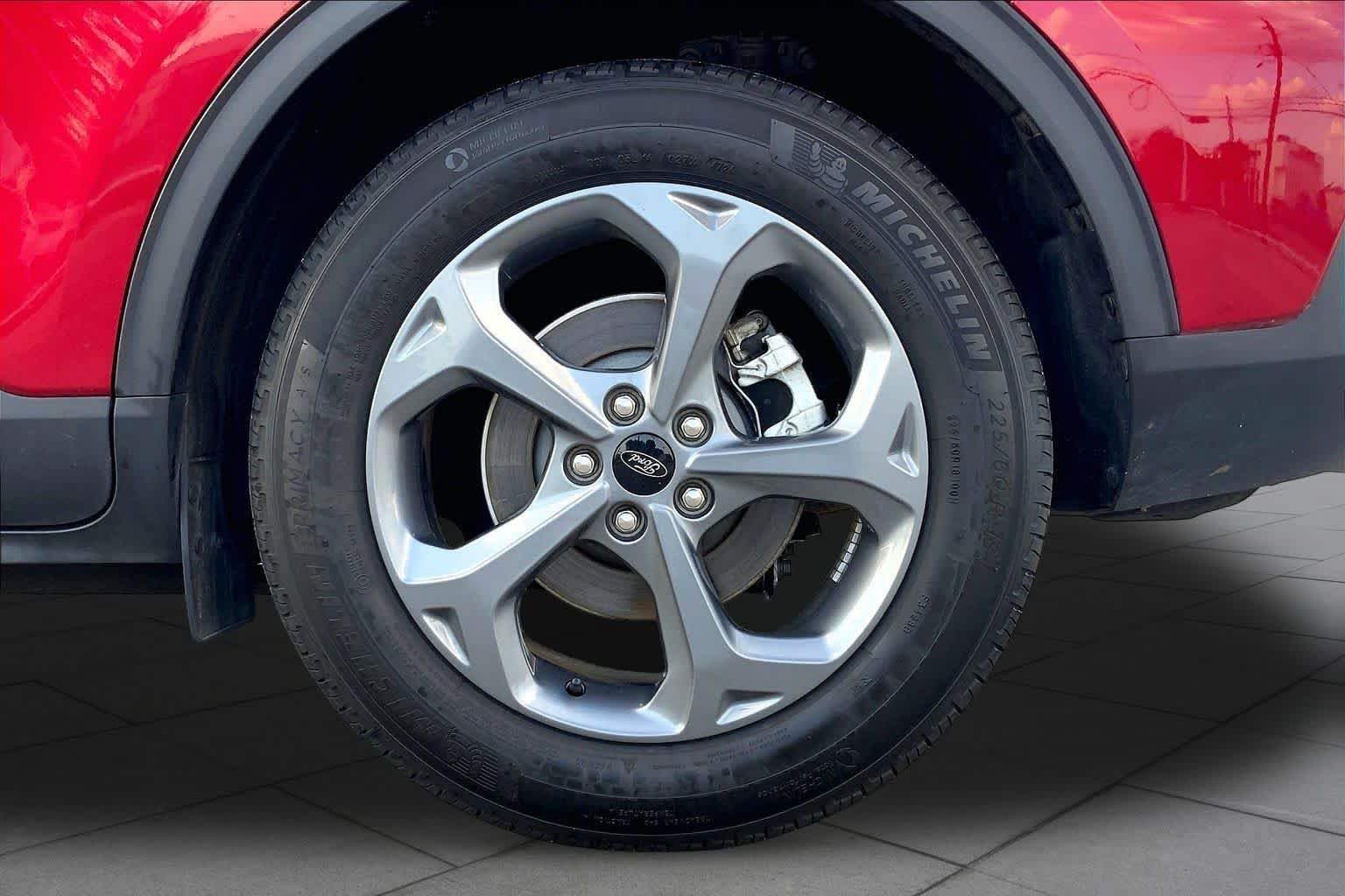 Used 2025 Rapid Red Metallic Tinted Clearcoat Ford ST-Line image 11