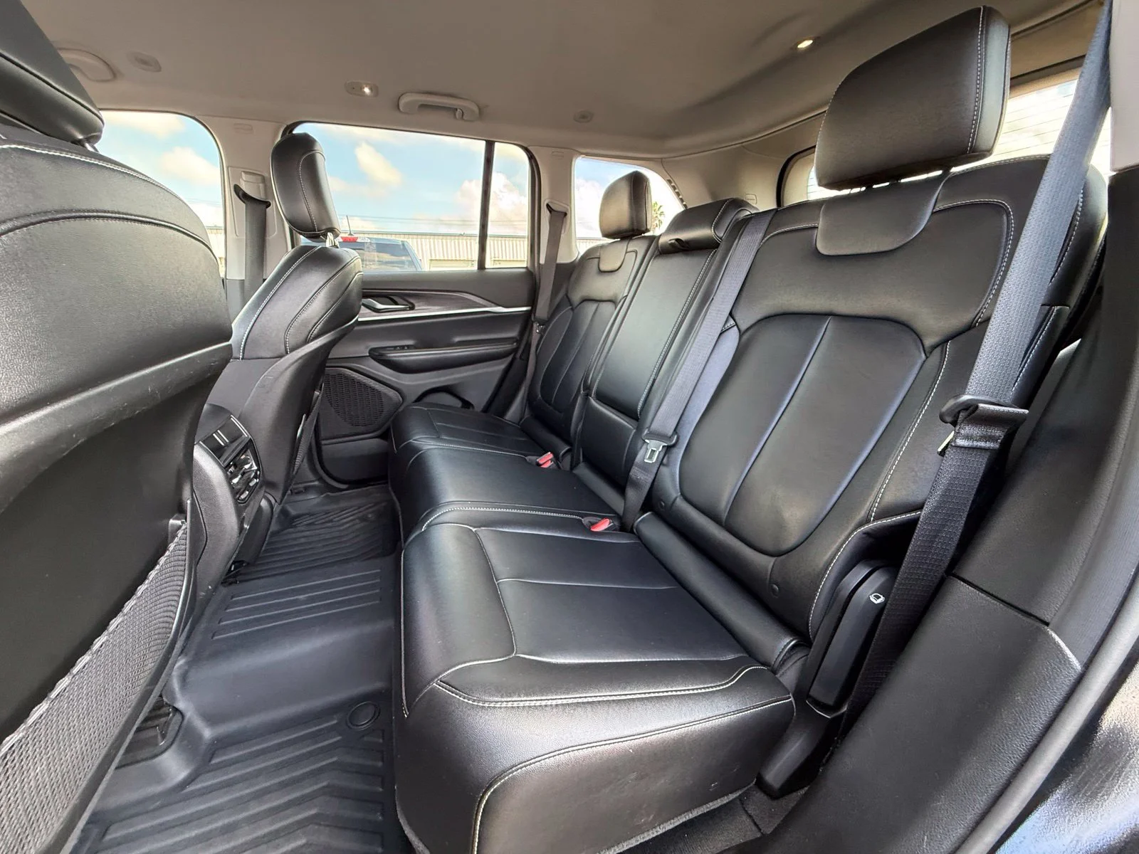 Used 2023 Black Jeep Limited image 13