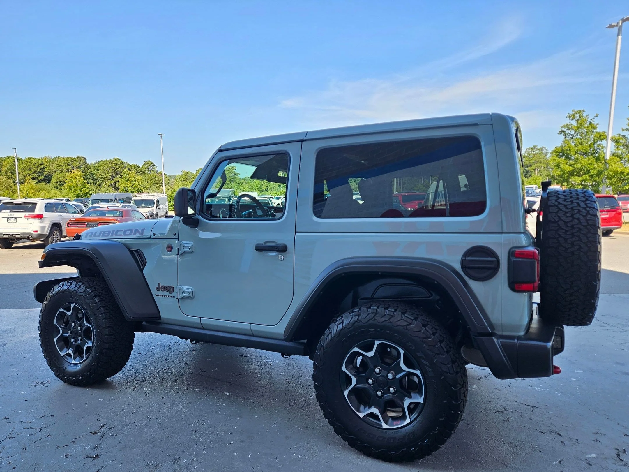 Used 2023 Earl Clearcoat Jeep Rubicon image 5