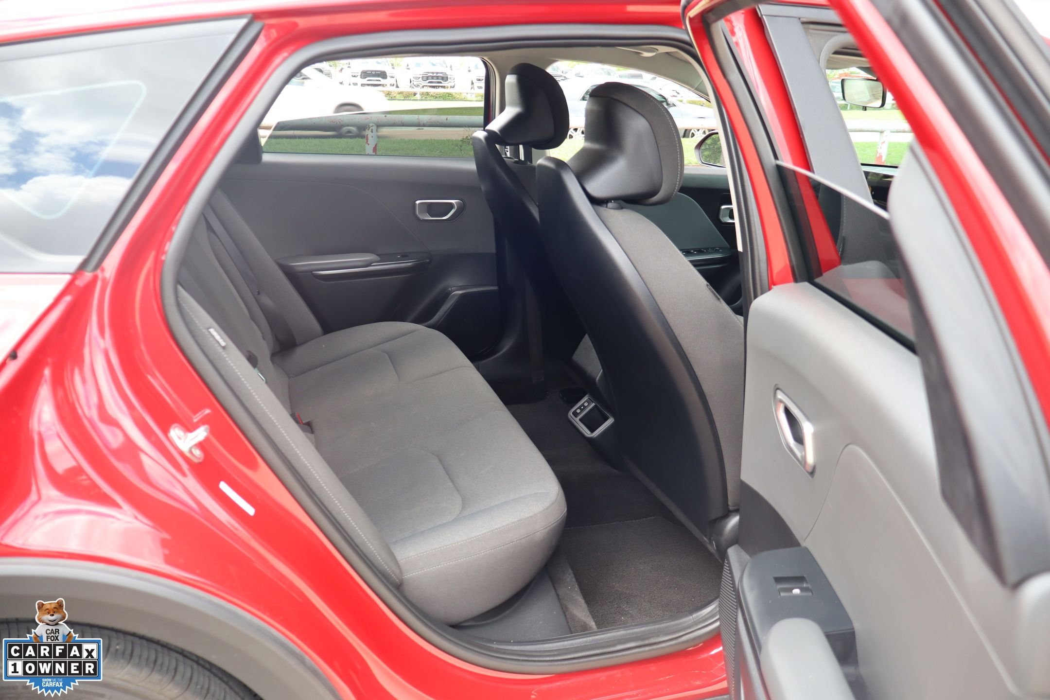 Used 2025 Red Kia LXS image 27