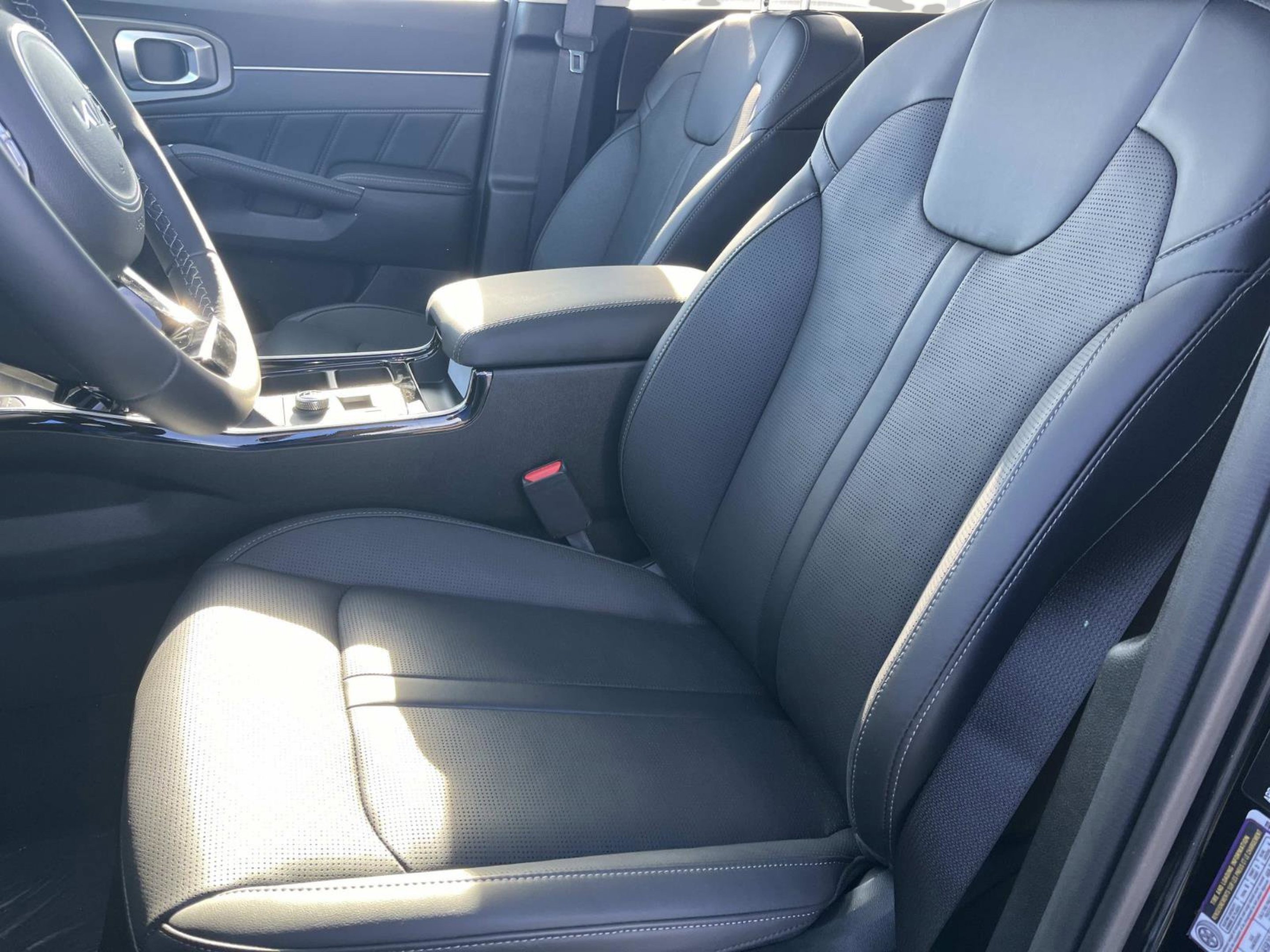 2025 Kia Sorento SX - Photo 26