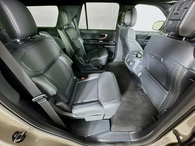 New 2027 Marsh Gray Ford Platinum image 29
