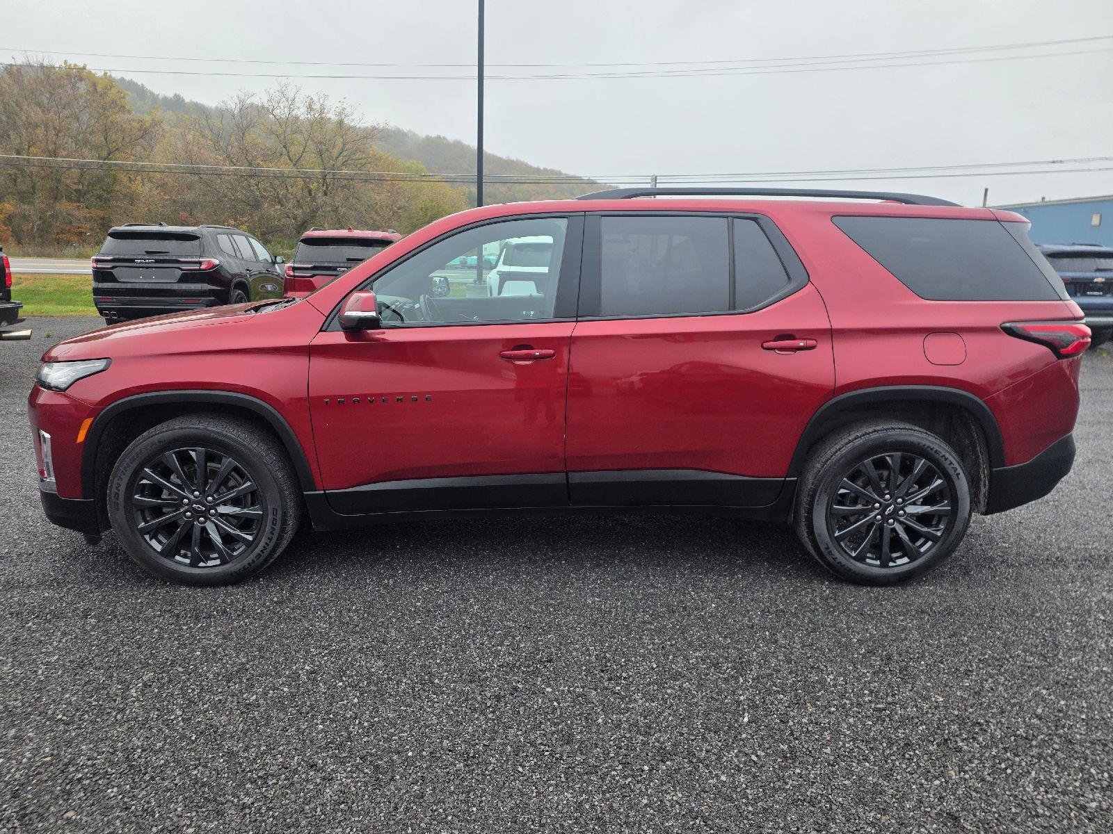 2023 Chevrolet Traverse RS photo 2