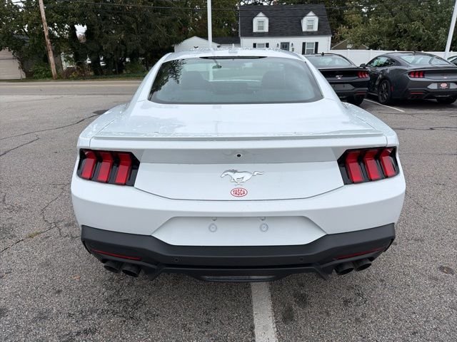 New 2025 Oxford White Ford EcoBoost® Premium Fastback image 4