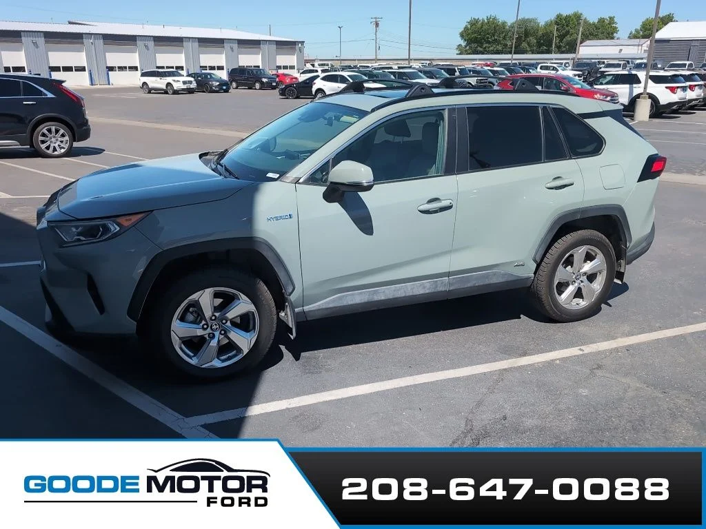 Used 2021 Lunar Toyota XLE Premium image 2