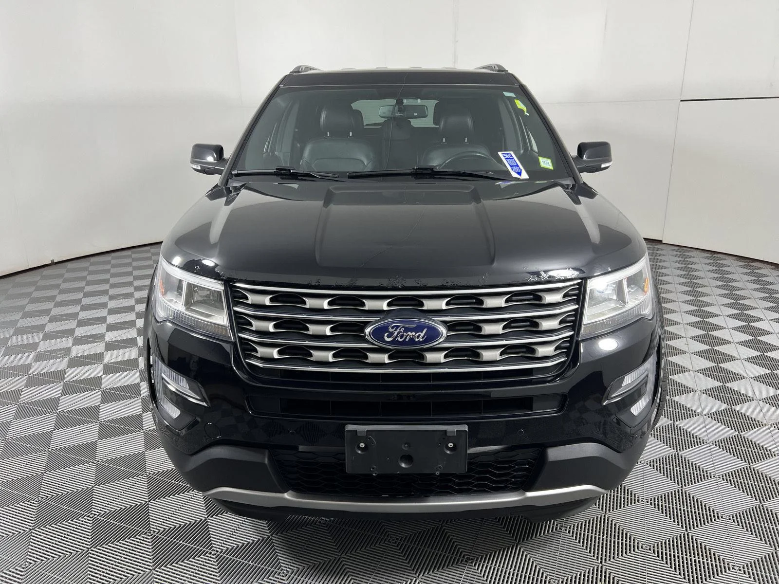 Used 2017 Shadow Black Ford XLT image 6