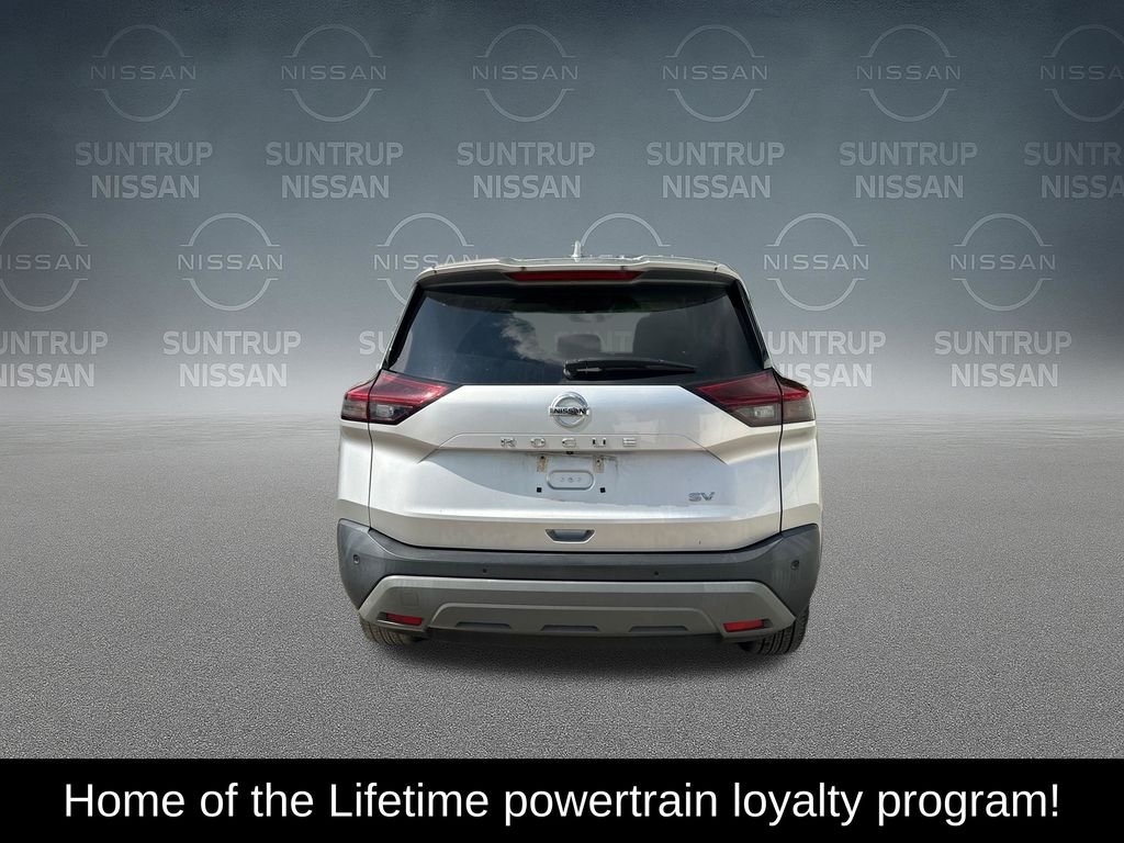 Used 2021 Silver Nissan SV image 4