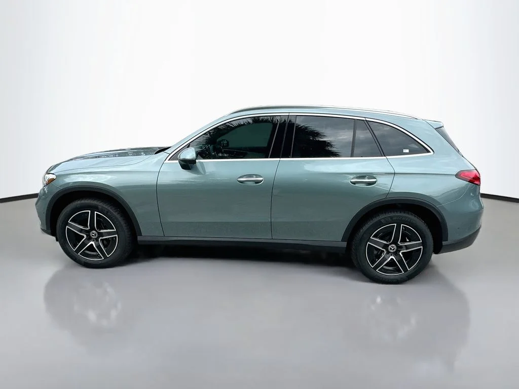 New 2026  Mercedes-Benz GLC 300 image 2