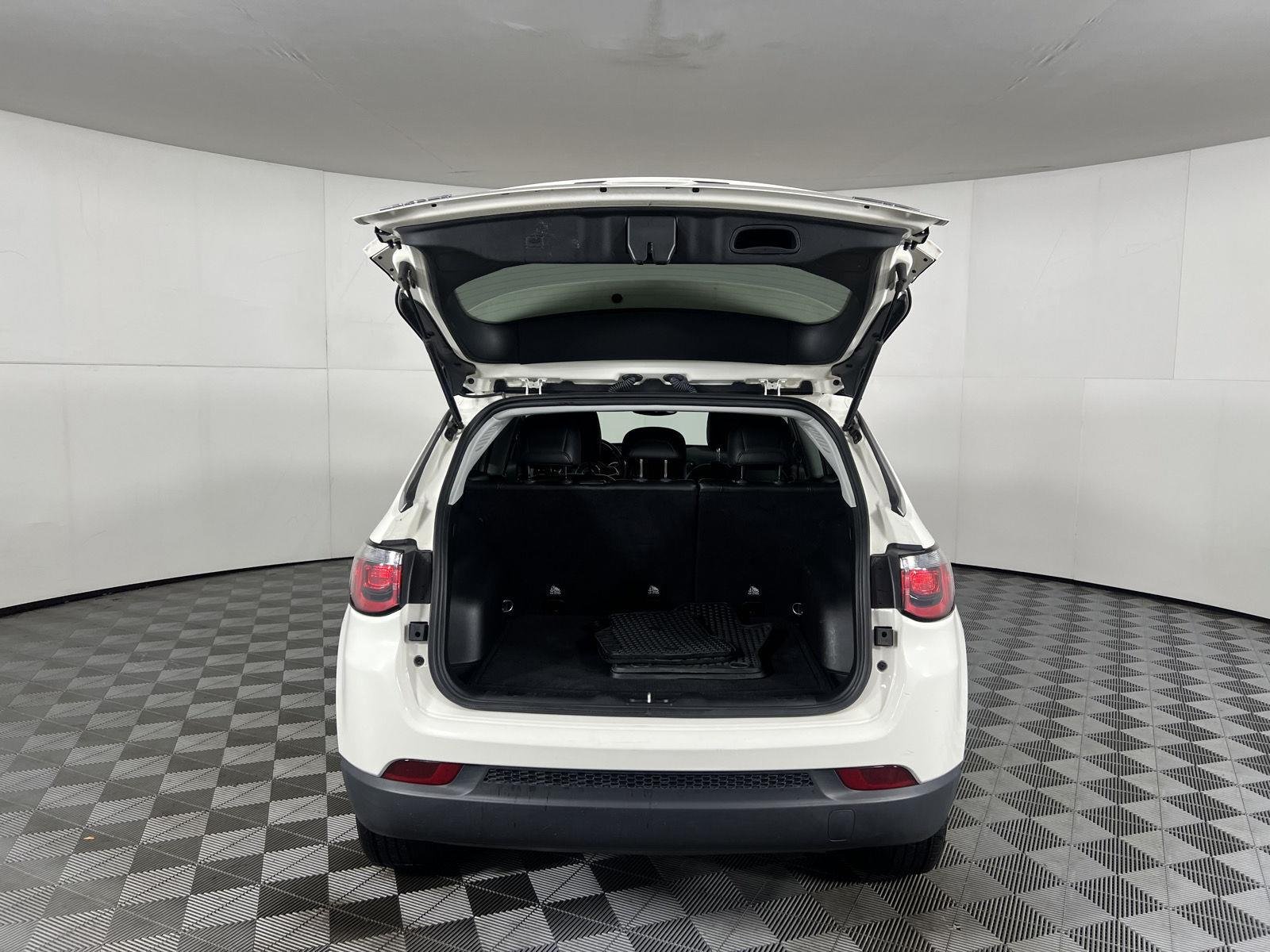 Used 2021 White Clearcoat Jeep Latitude image 7