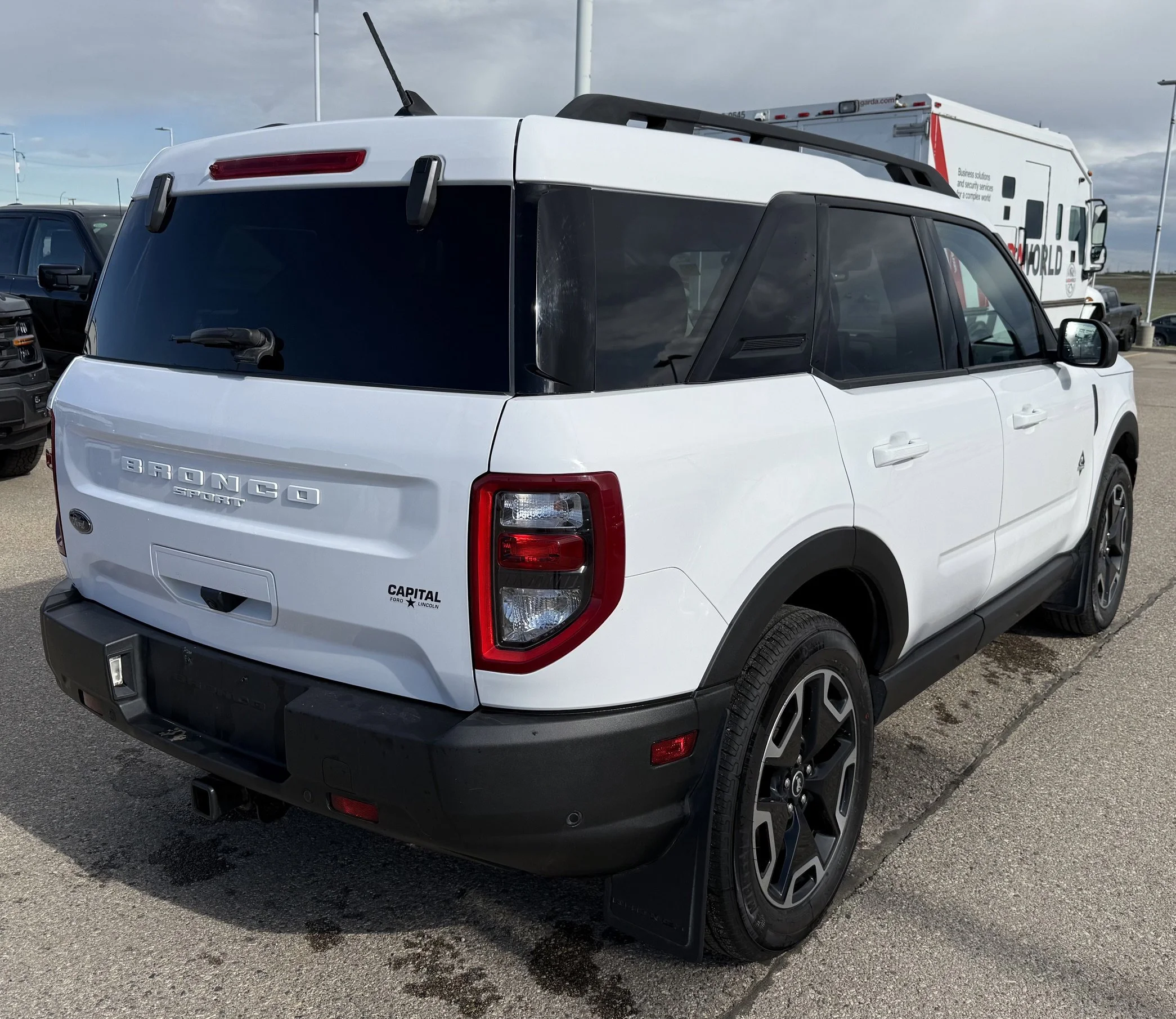 Used 2023 White Ford OUTER BANKS **New Arrival** image 5