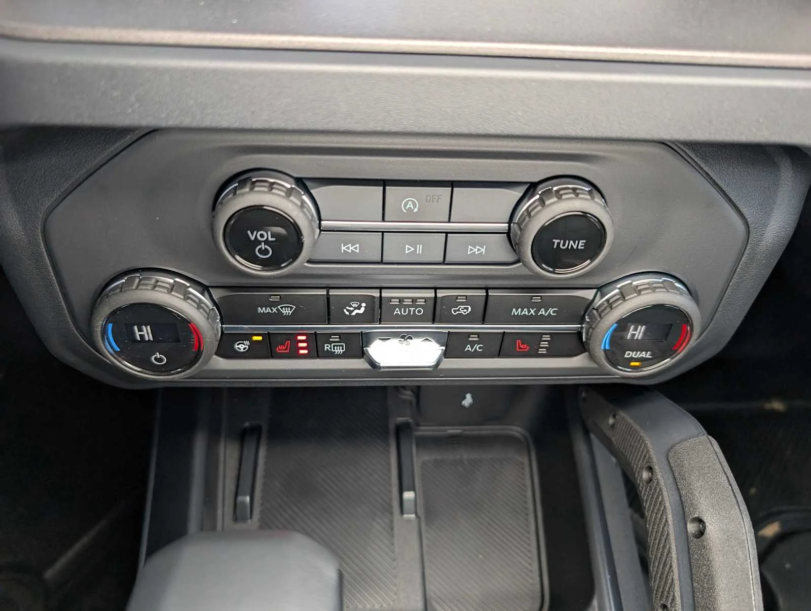 New 2025 Velocity Blue Metallic Ford Badlands® image 26