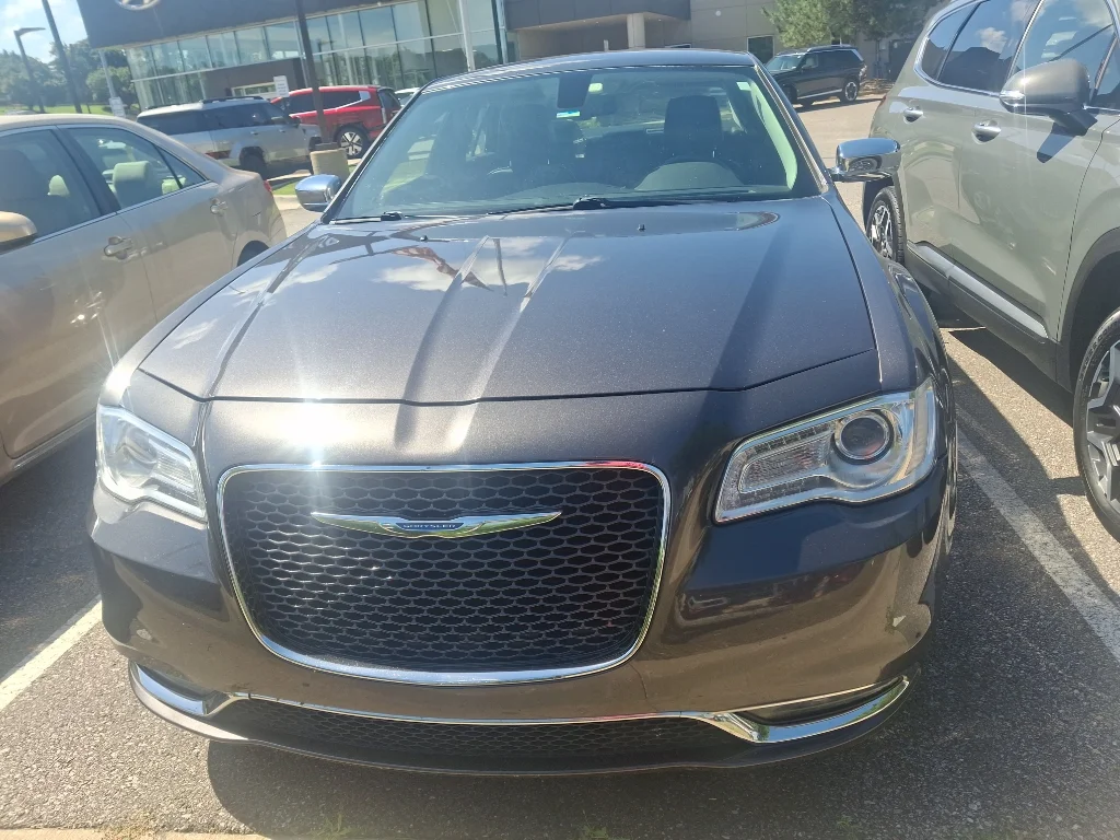 Used 2018 Granite Crystal Metallic Clearcoat Chrysler Limited image 2
