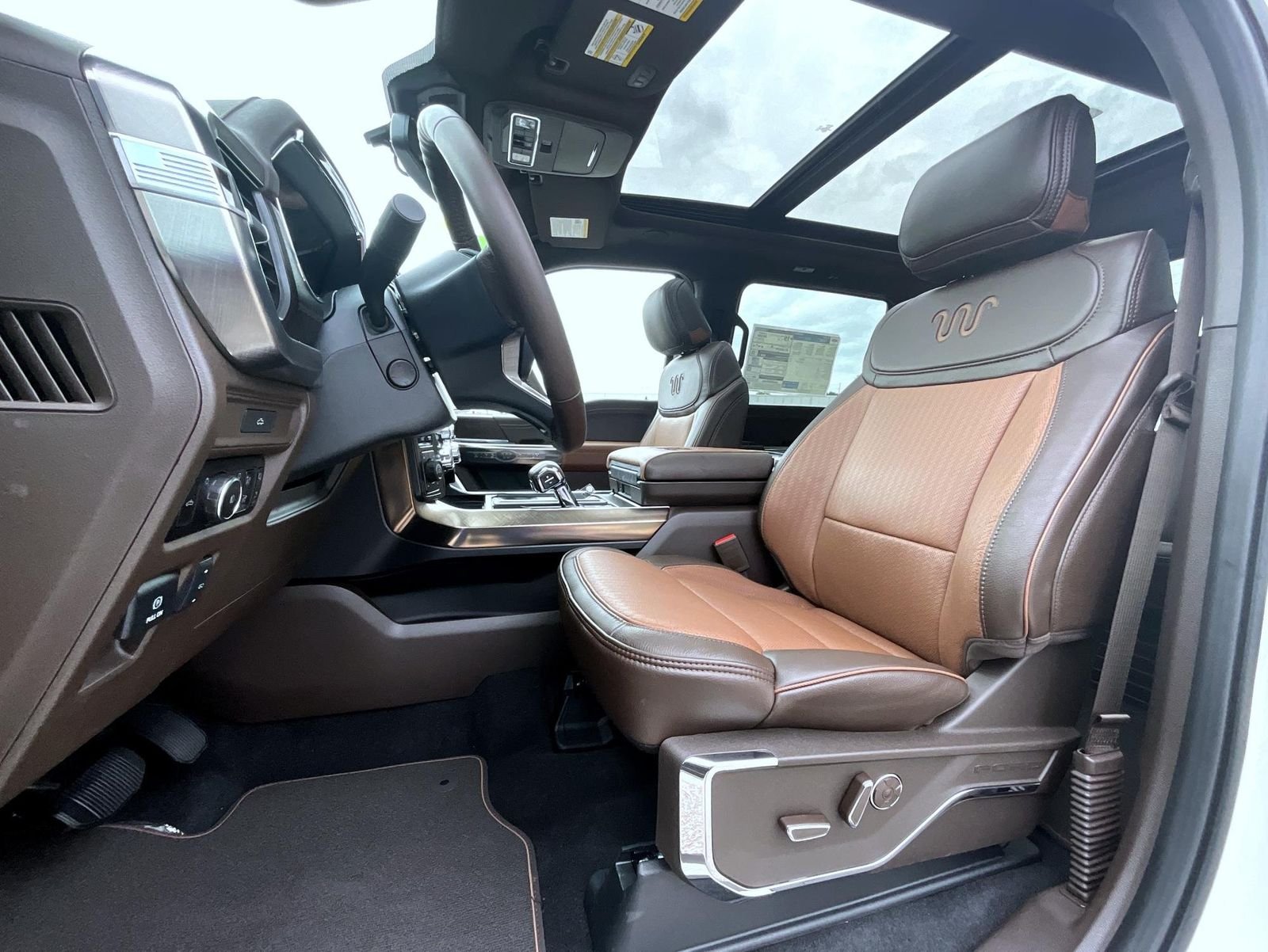 New 2026 Star White Metallic Tri-Coat Ford King Ranch image 12
