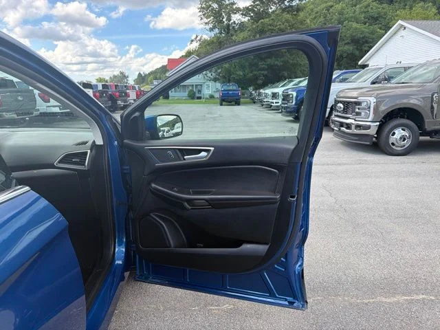 Used 2024 Atlas Blue Metallic Ford SEL image 68