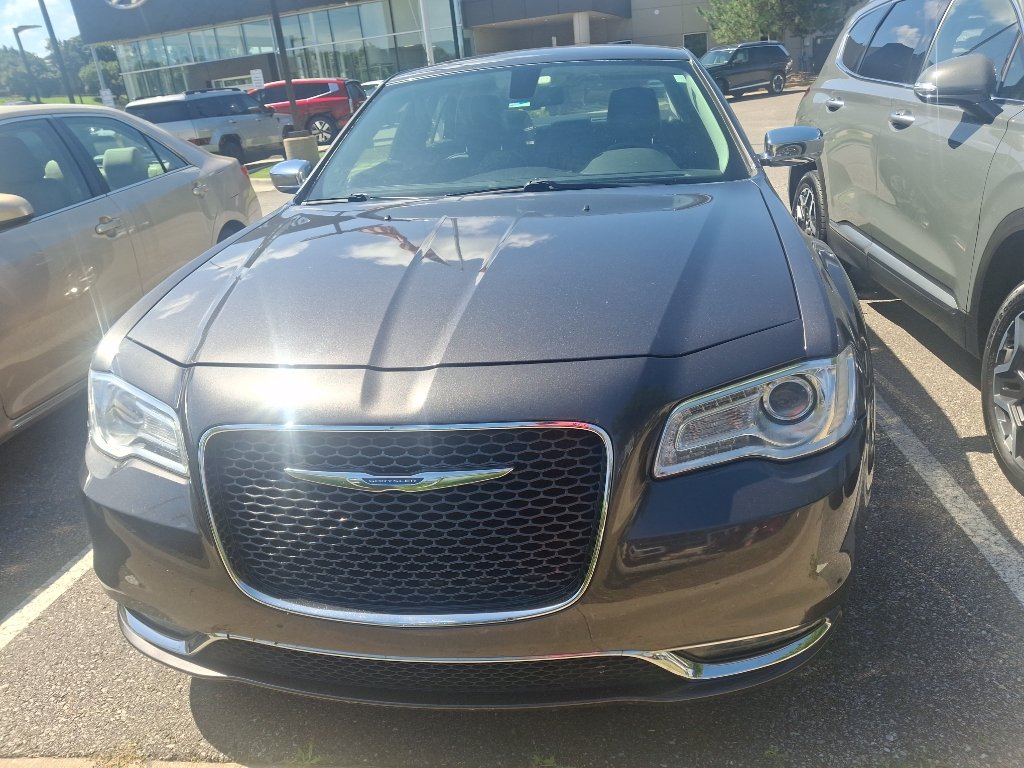 Used 2018 Granite Crystal Metallic Clearcoat Chrysler Limited image 2