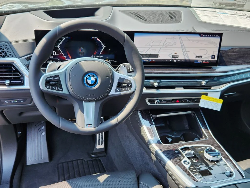 New 2026 Dravit Grey Metallic BMW xDrive50e image 11