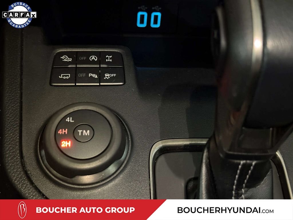 Used 2022 White Ford Lariat image 22