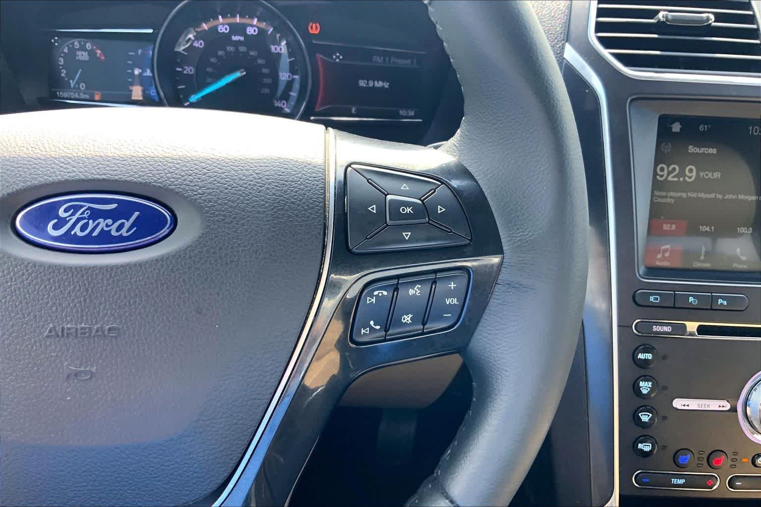 Used 2017 White Gold Metallic Ford Limited image 21