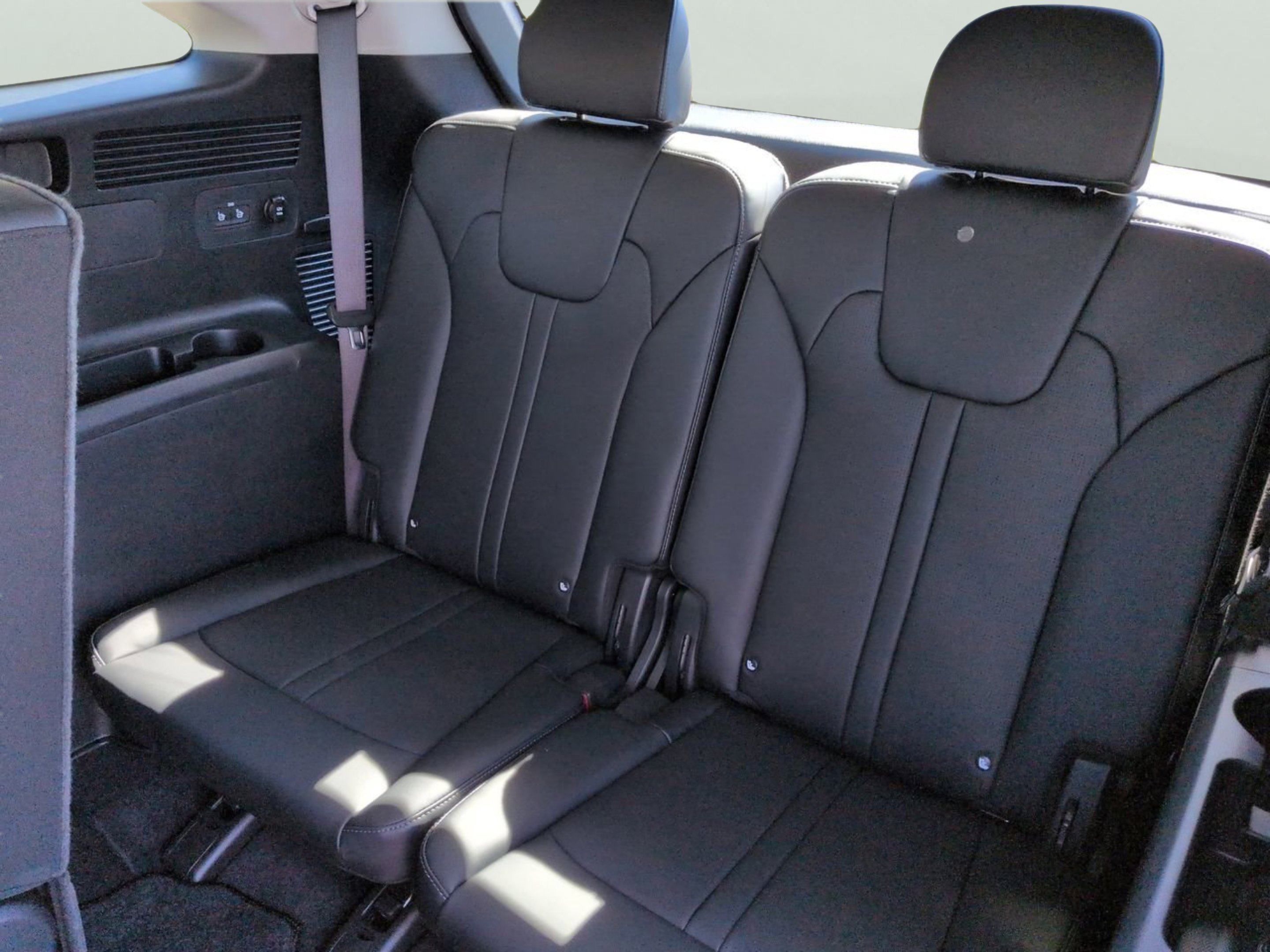 New 2026 Snow White Pearl Kia EX image 11