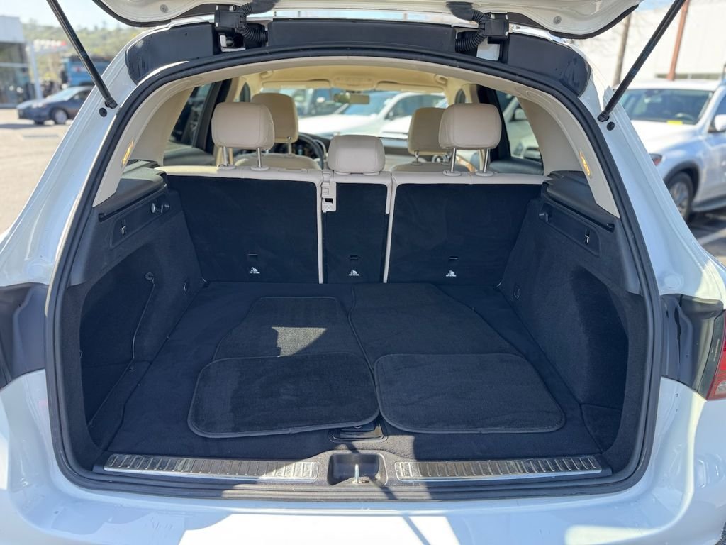 Used 2021 Polar White Mercedes-Benz GLC 300 image 18