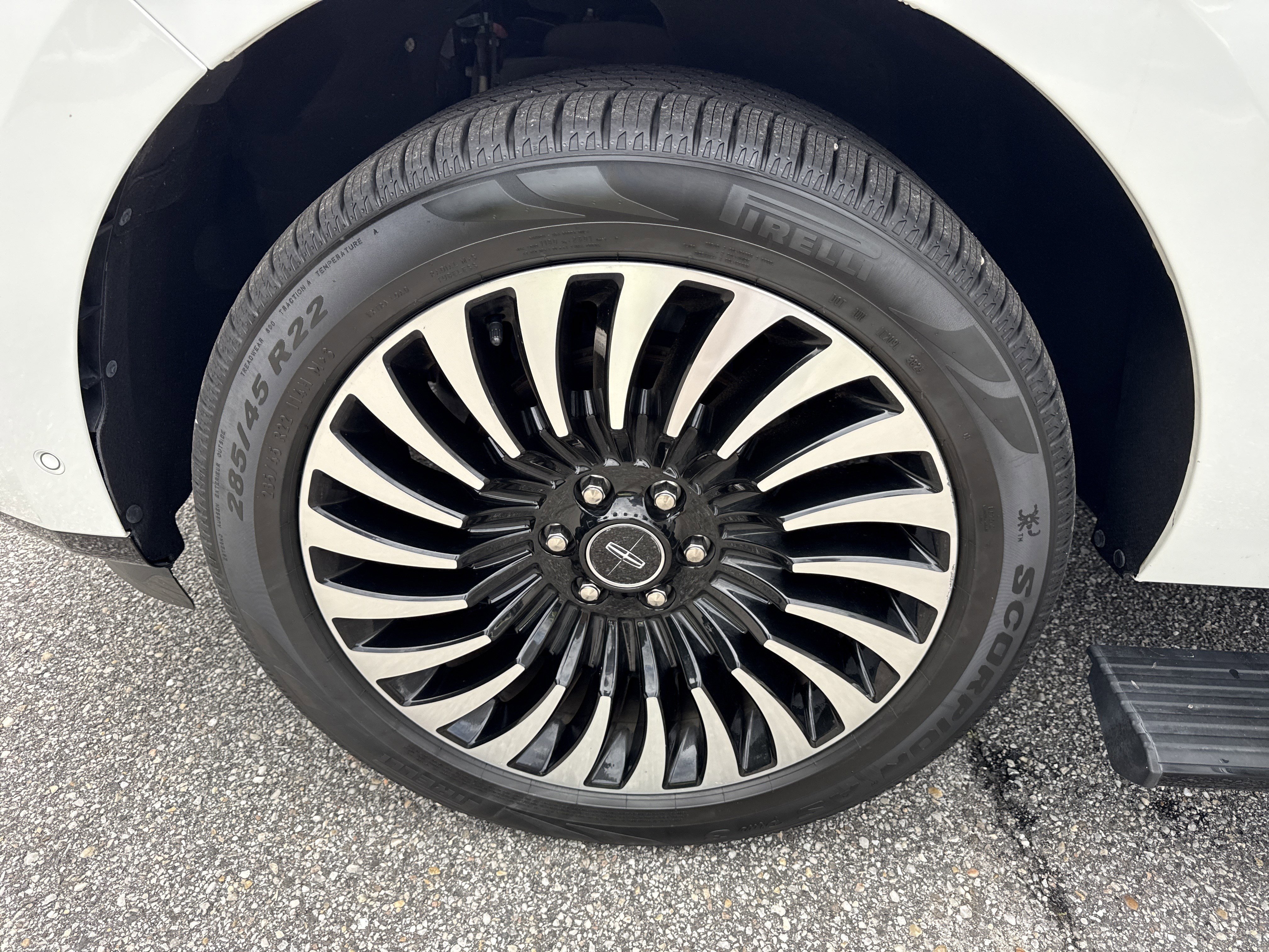 Used 2021 Pristine White Lincoln Black Label image 11