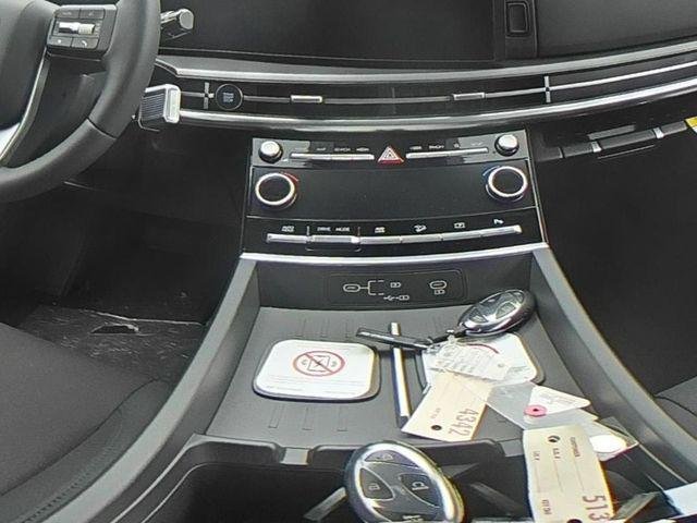 New 2026 White Hyundai SE image 36