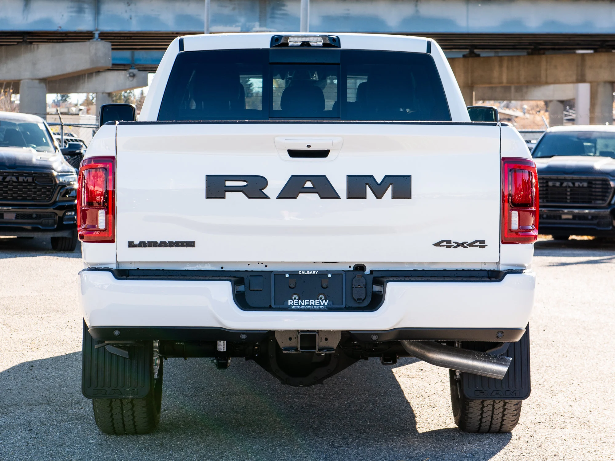 New 2027 White RAM Laramie Night* Mega Cab 4x4, Sunroof, Harman/Kardon, Pwr Running Boards image 6