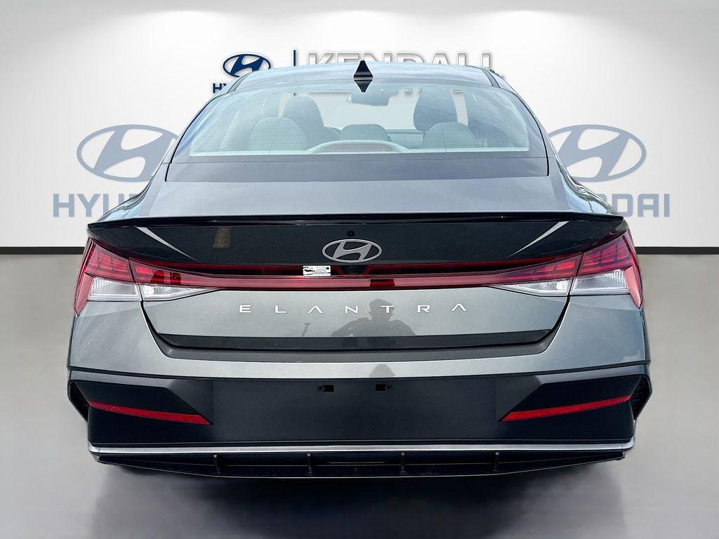 New 2026 Amazon Gray Hyundai SEL Sport Premium image 5