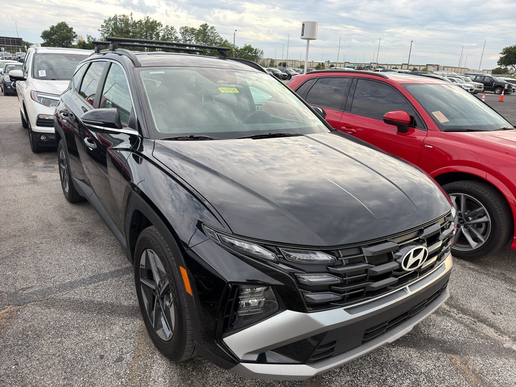 Used 2025 Phantom Black Hyundai SEL Convenience image 3