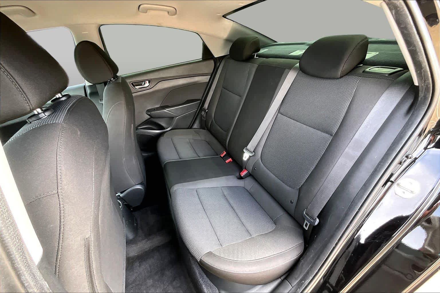 Used 2021 Absolute Black Hyundai SE image 21