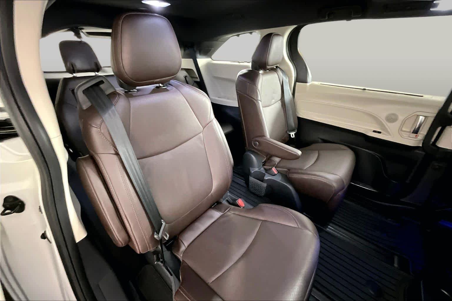 2021 Toyota Sienna Platinum - Photo 20
