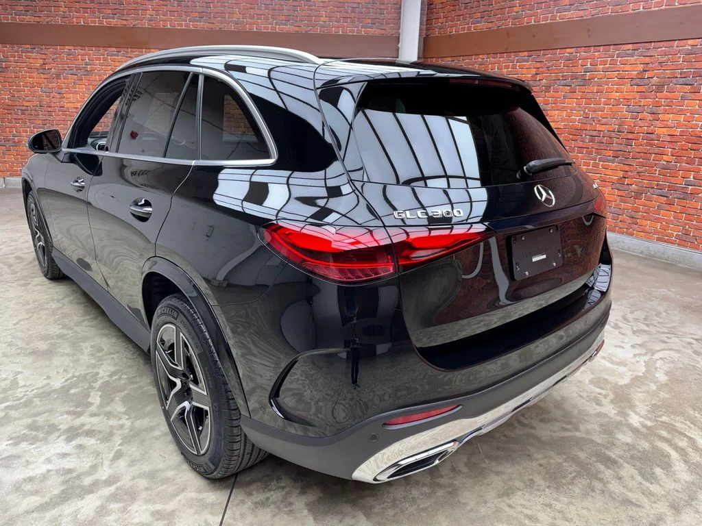Used 2025 Black Mercedes-Benz GLC 300 image 3