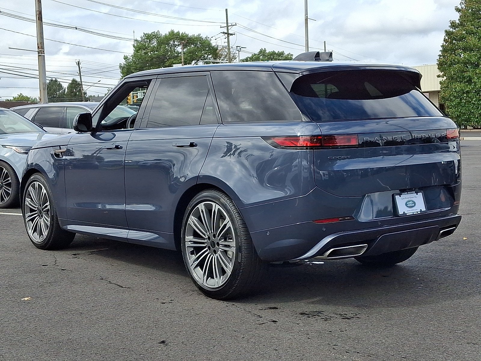 New 2027 Varesine Blue Land Rover Dynamic SE image 4