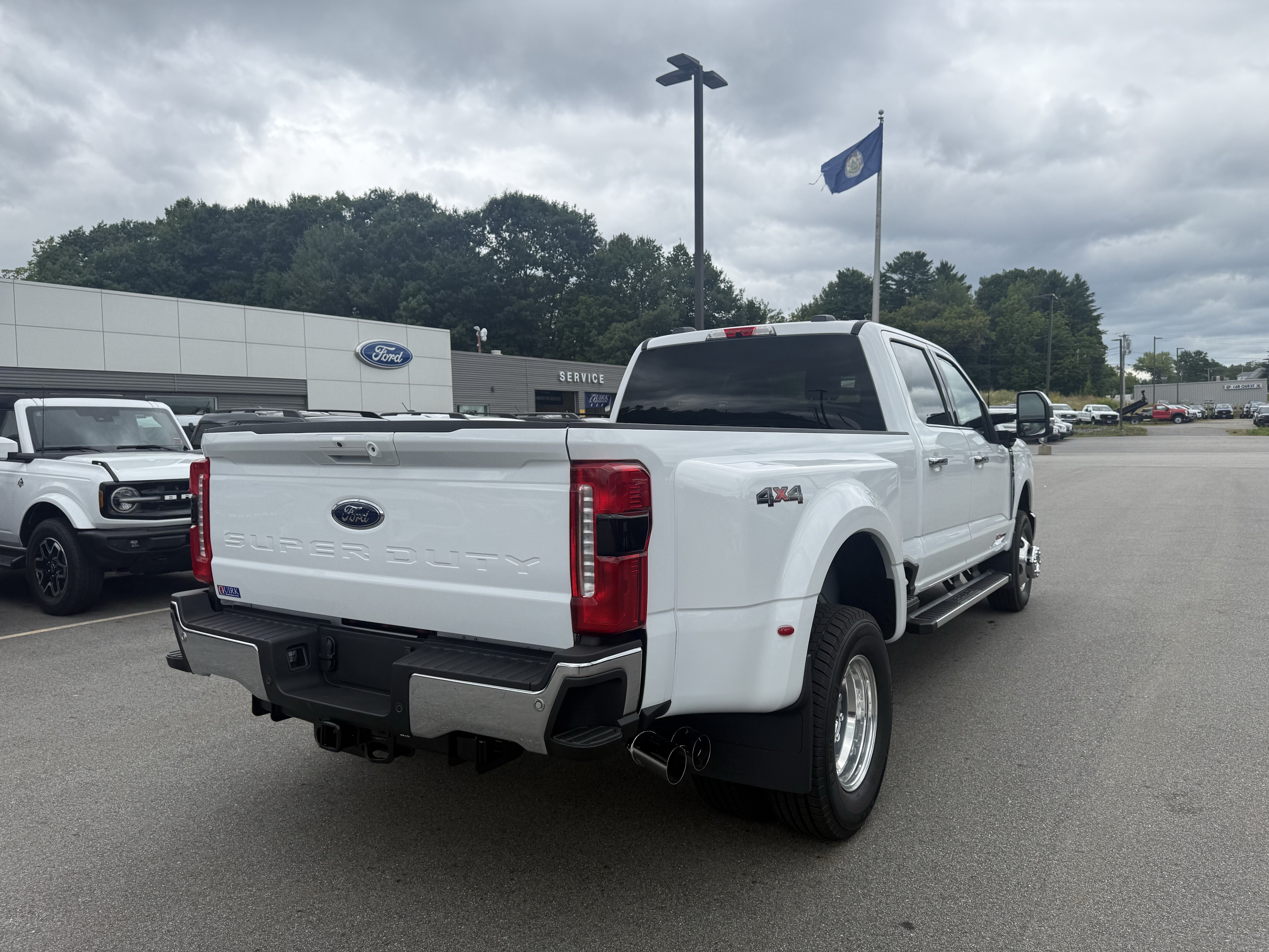 New 2026 Oxford White Ford F-350® Lariat® image 6