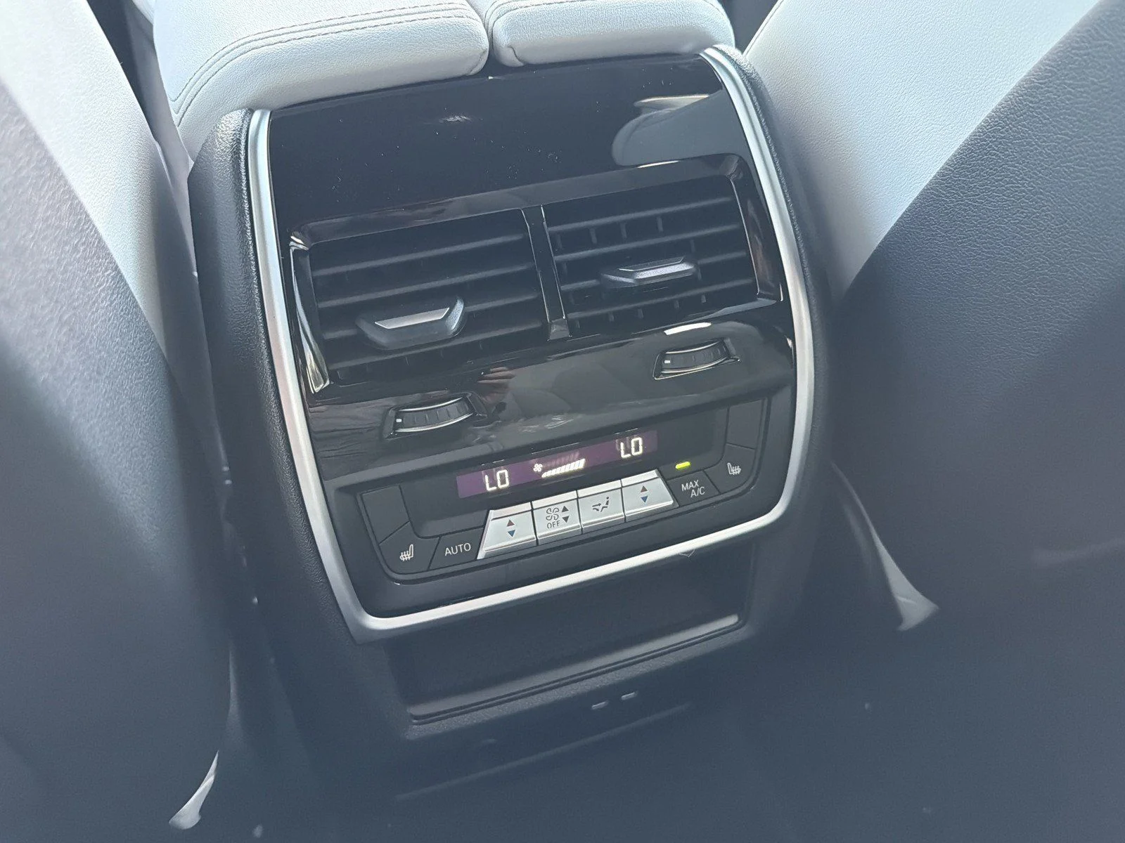 New 2026 Black Sapphire Metallic BMW sDrive40i image 21