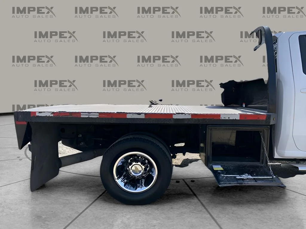 Used 2024 White Chevrolet LT image 65