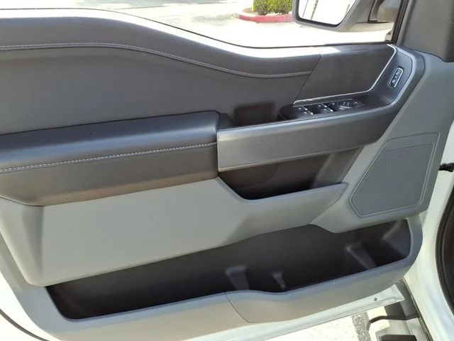 Used 2025 Oxford White Ford XLT image 16