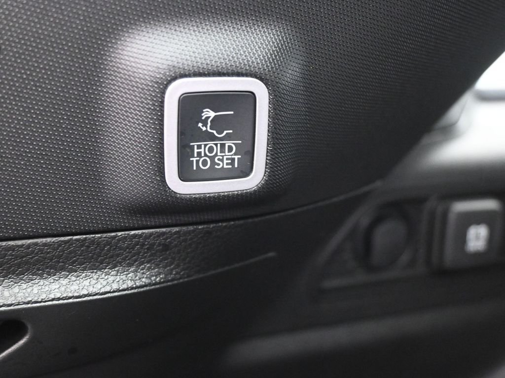 New 2026 Silver Zynith Exterior Paint Jeep Altitude image 16