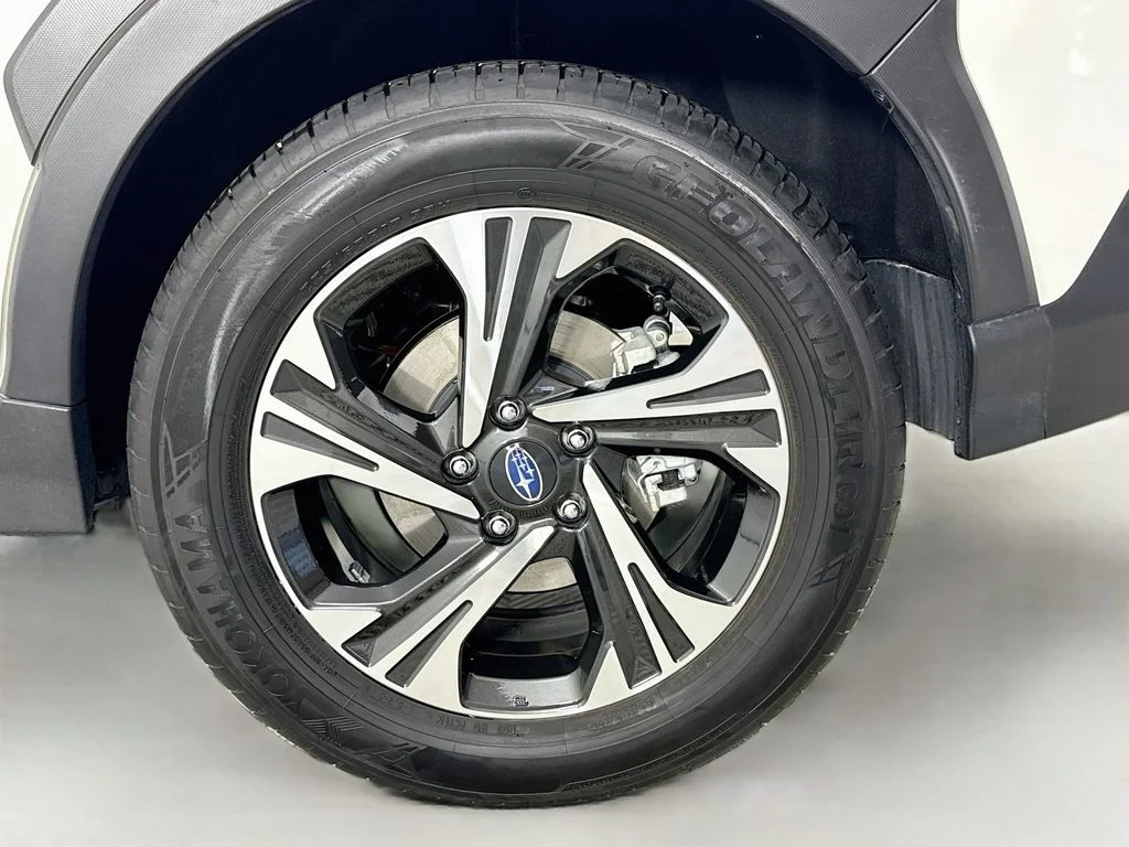 Used 2025 Crystal White Pearl Subaru Premium image 29