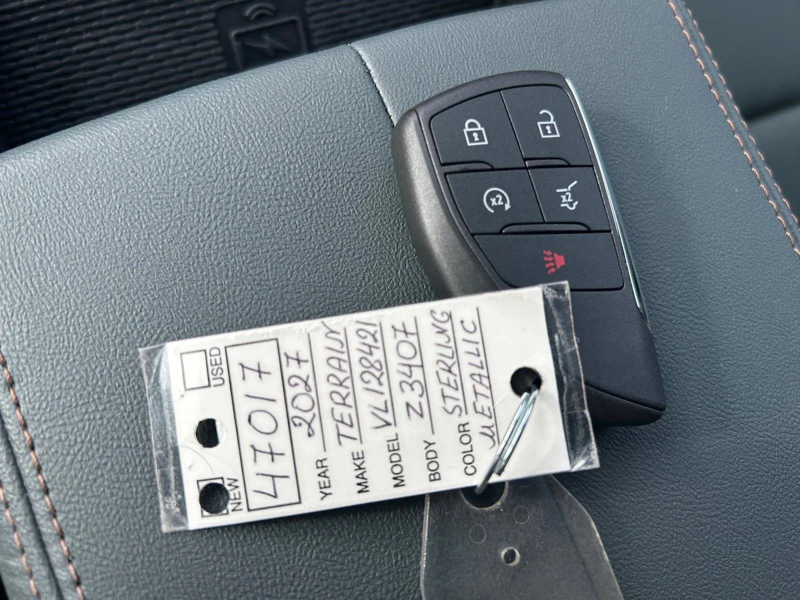 New 2027 Sterling Metallic GMC AWD AT4 image 25