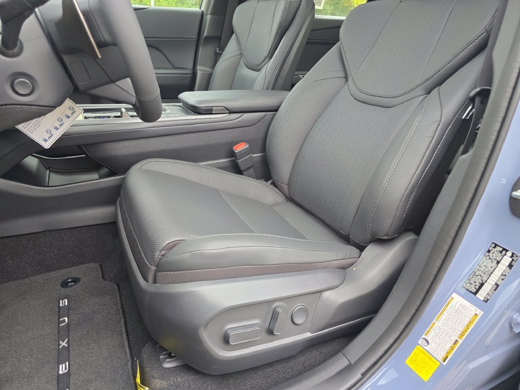New 2026 Wavelength Lexus PREMIUM AWD image 6