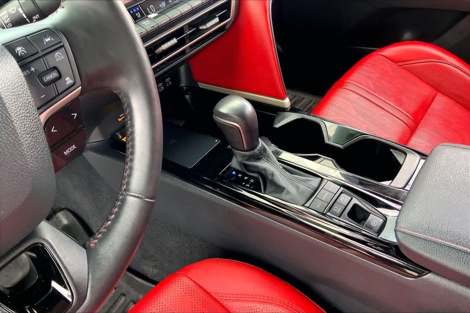 Used 2025 Wind Chill Pearl Toyota XSE image 16