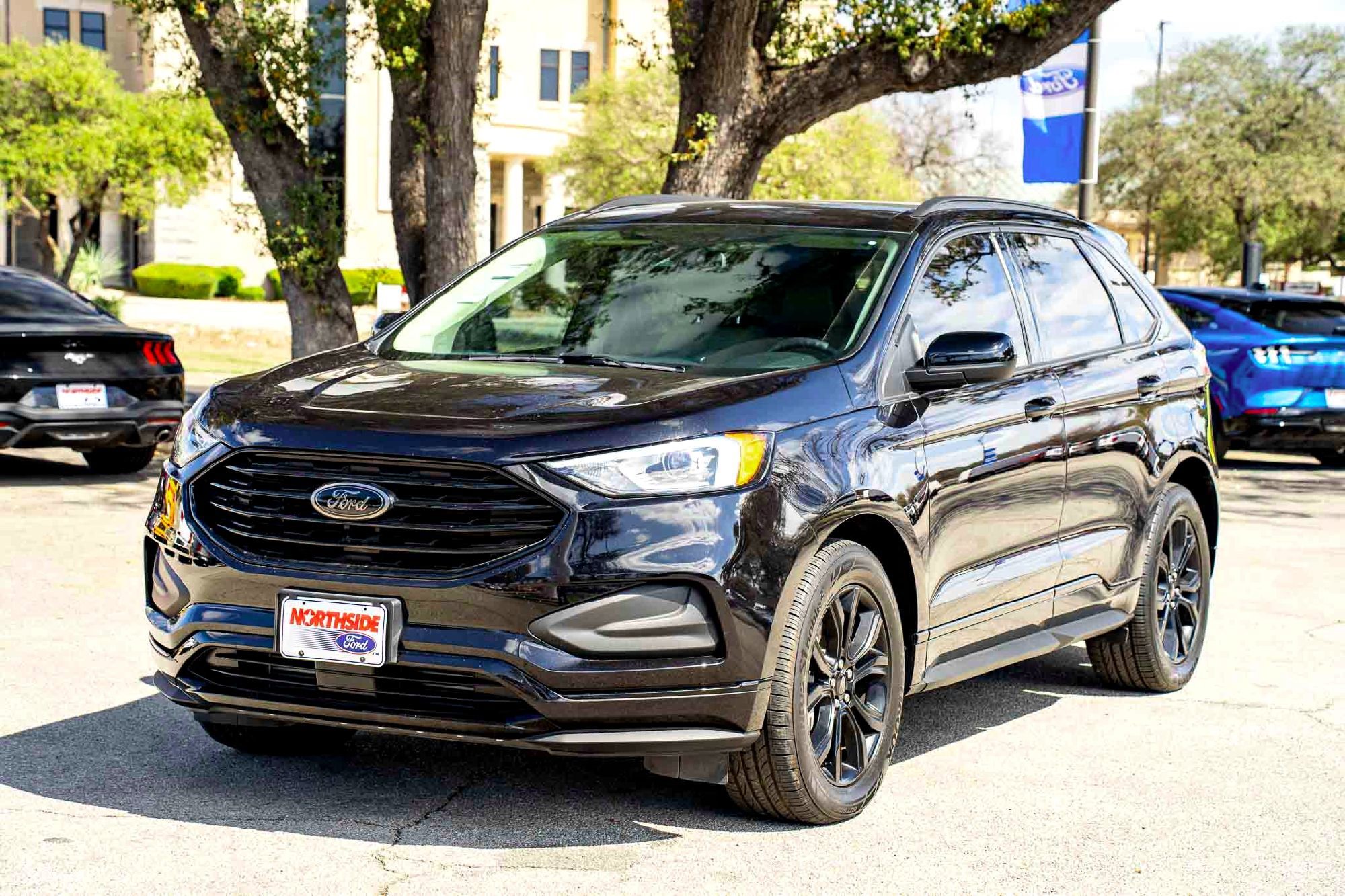 New 2024 Agate Black Metallic Ford SE image 8
