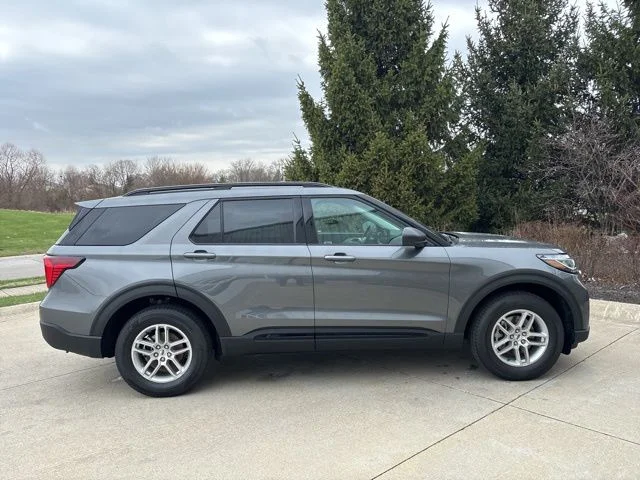 New 2026 Carbonized Gray Metallic Ford Active image 5