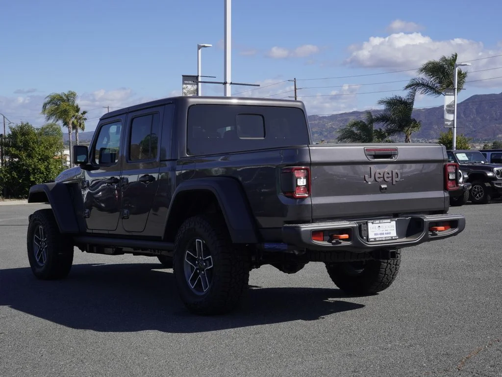 New 2026 Granite Crystal Metallic Clear-Coat Exterior Paint Jeep Mojave image 5
